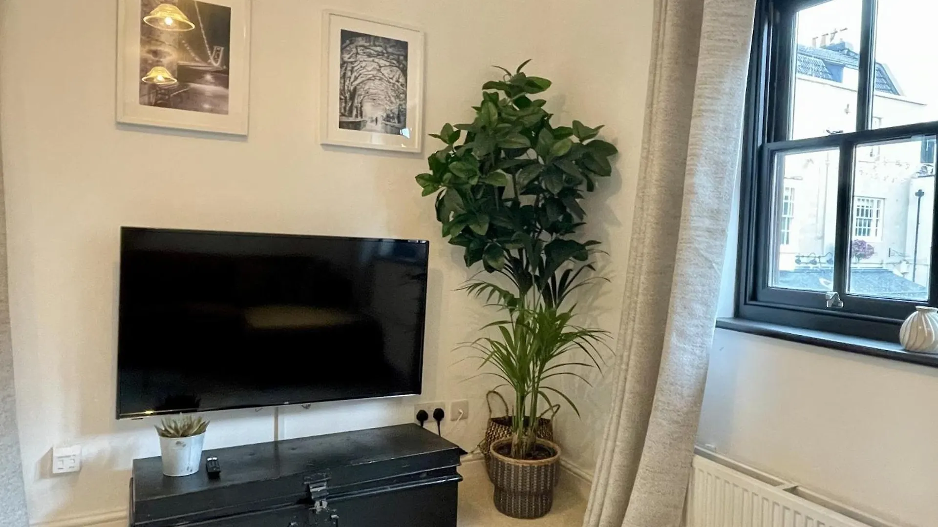 Apartment Cosy Oasis In The Heart Of Clifton Village Bristol United Kingdom
