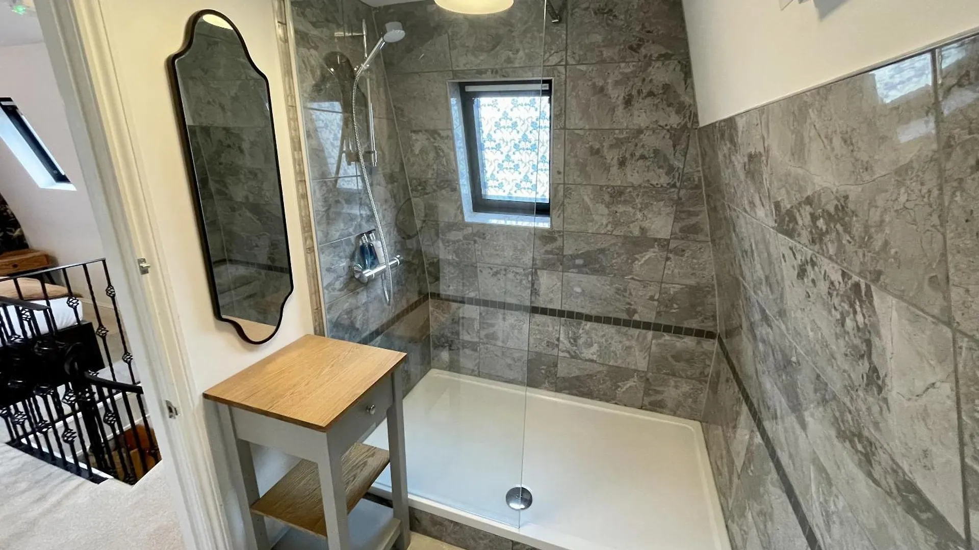 Cosy Oasis In The Heart Of Clifton Village Bristol